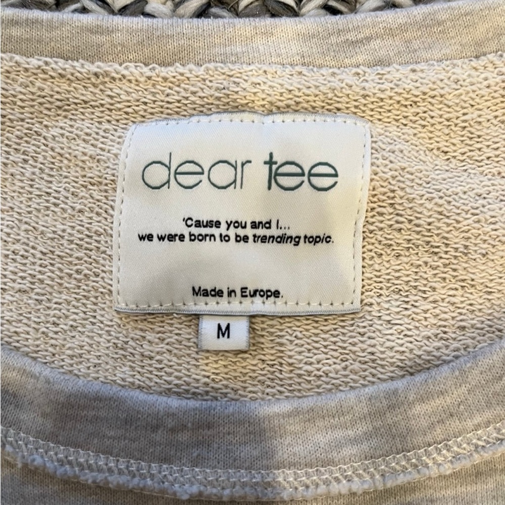 Dear Tee sweatshirt Karl Lagerfeld “because I’m happy blah blah” women’s medium - Picture 3 of 7